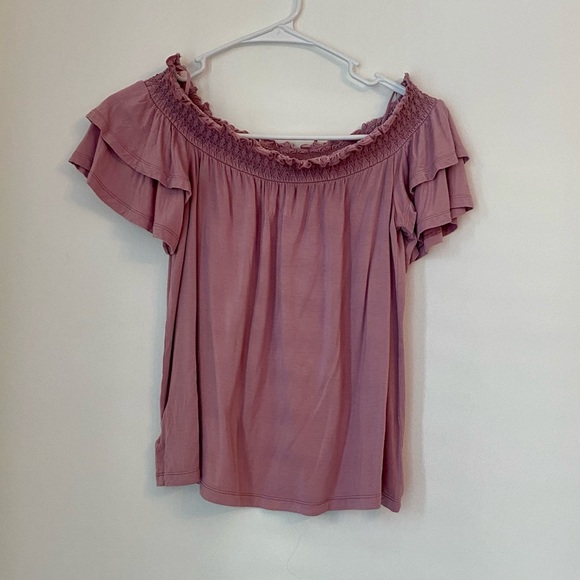 American Eagle Off the Shoulder Flowy Pink Top - Picture 2 of 4